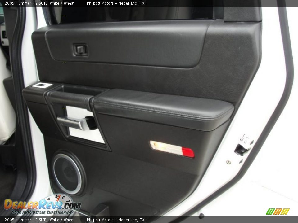 Door Panel of 2005 Hummer H2 SUT Photo #26