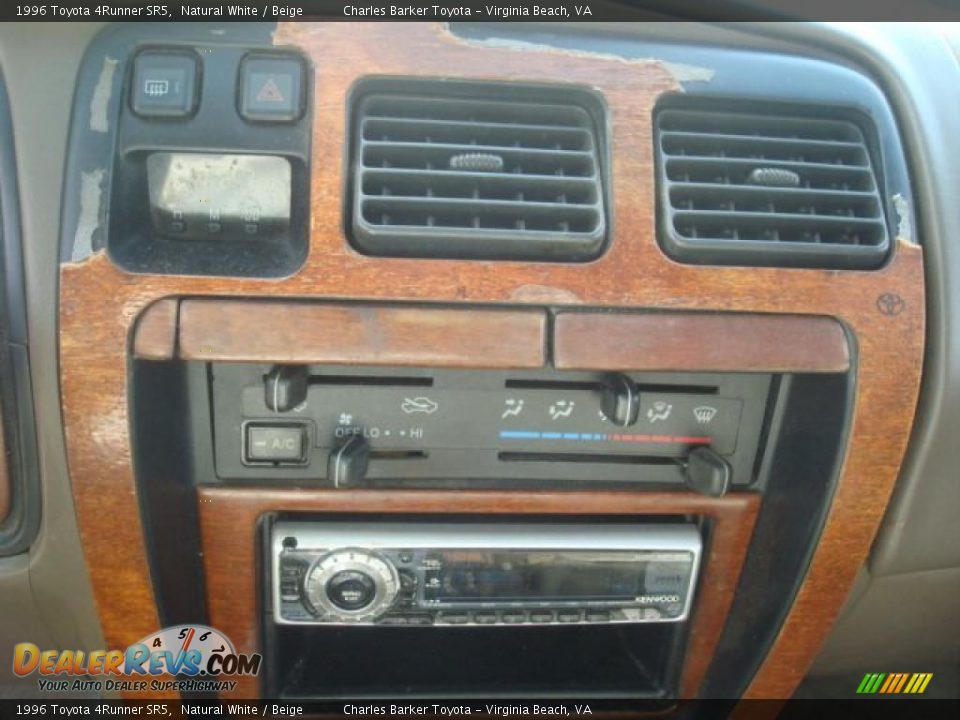 1996 Toyota 4Runner SR5 Natural White / Beige Photo #15