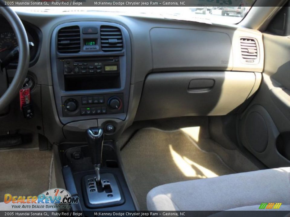 2005 Hyundai Sonata GL Ruby Red / Beige Photo #17