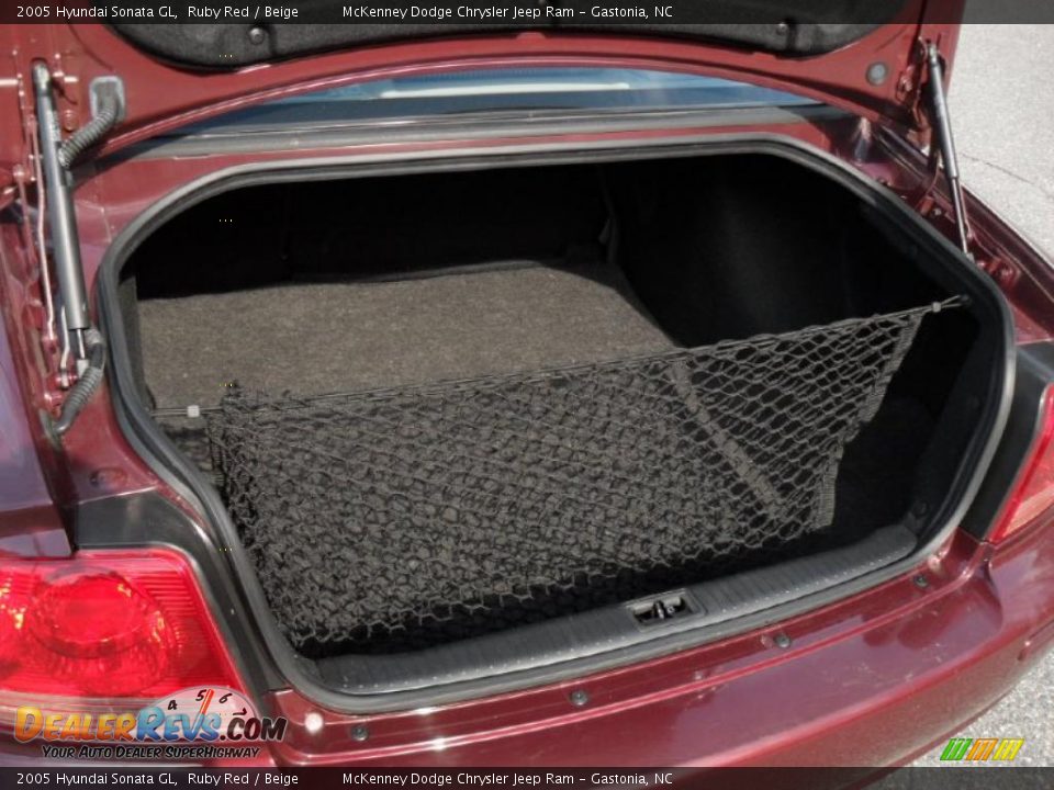 2005 Hyundai Sonata GL Ruby Red / Beige Photo #18