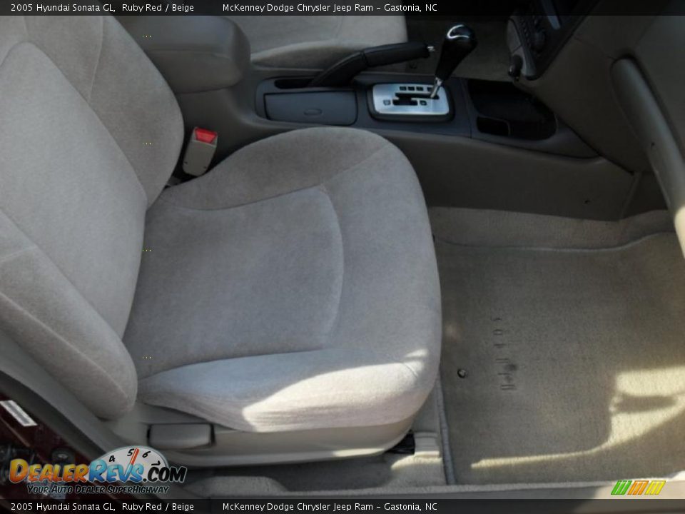 2005 Hyundai Sonata GL Ruby Red / Beige Photo #21