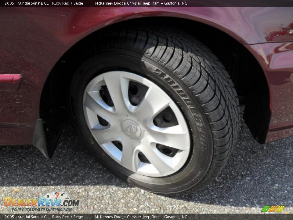 2005 Hyundai Sonata GL Ruby Red / Beige Photo #24