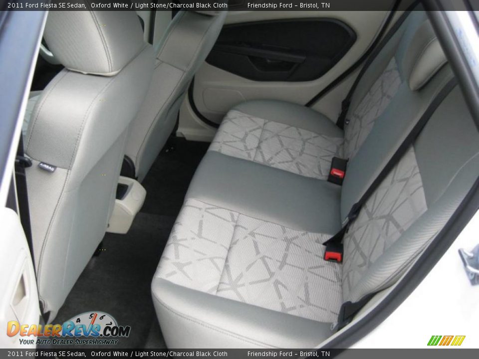 2011 Ford Fiesta SE Sedan Oxford White / Light Stone/Charcoal Black Cloth Photo #15