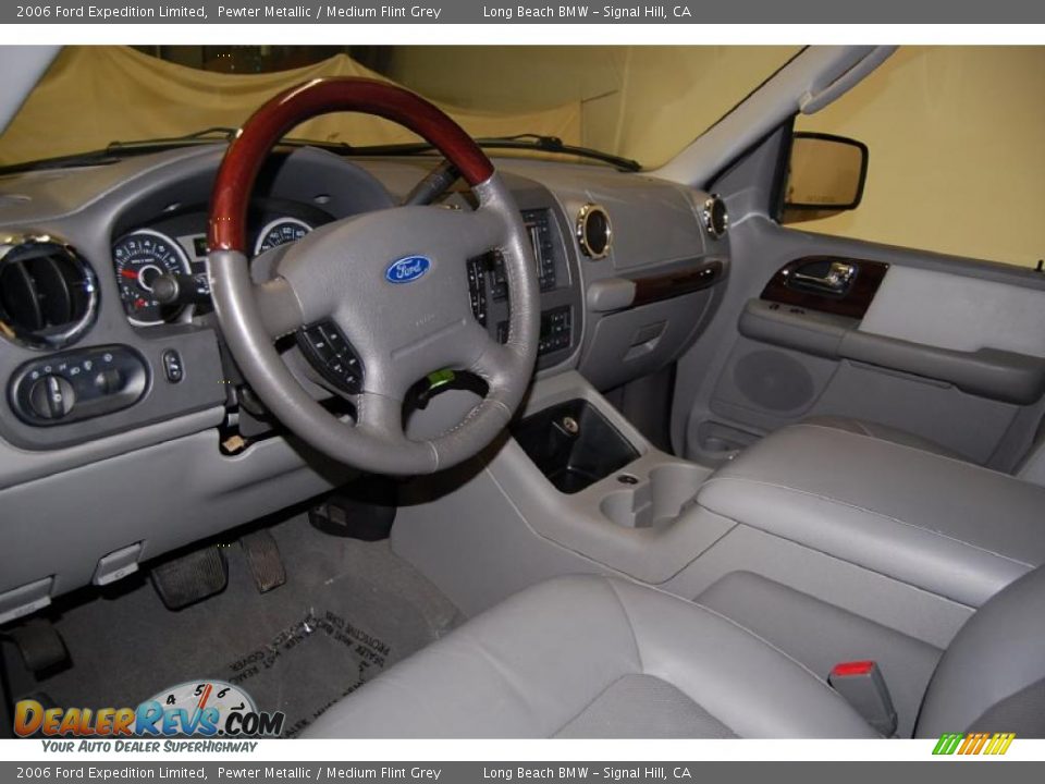 Medium Flint Grey Interior - 2006 Ford Expedition Limited Photo #17