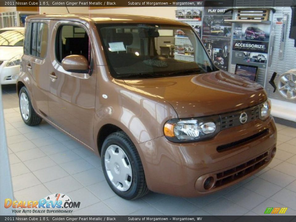 Front 3/4 View of 2011 Nissan Cube 1.8 S Photo #9