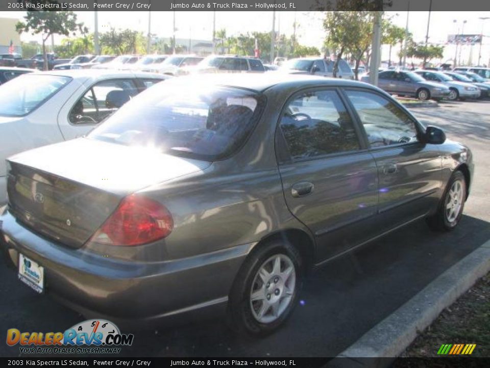 2003 Kia Spectra LS Sedan Pewter Grey / Grey Photo #10
