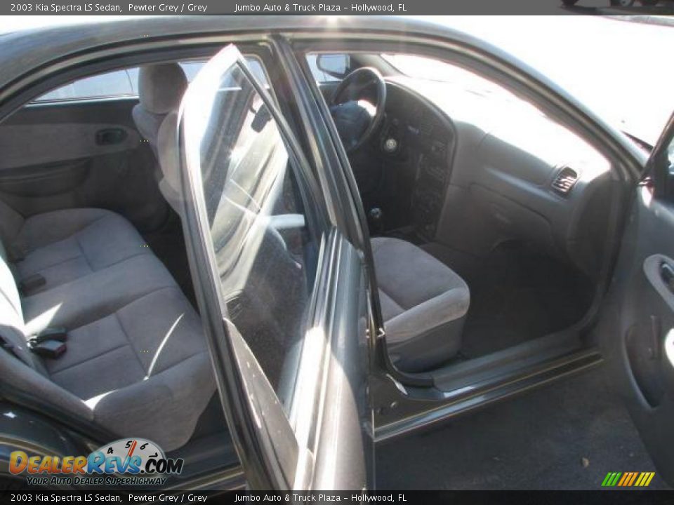 2003 Kia Spectra LS Sedan Pewter Grey / Grey Photo #12