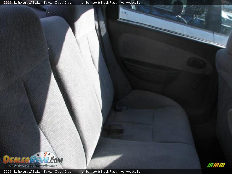 2003 Kia Spectra LS Sedan Pewter Grey / Grey Photo #15