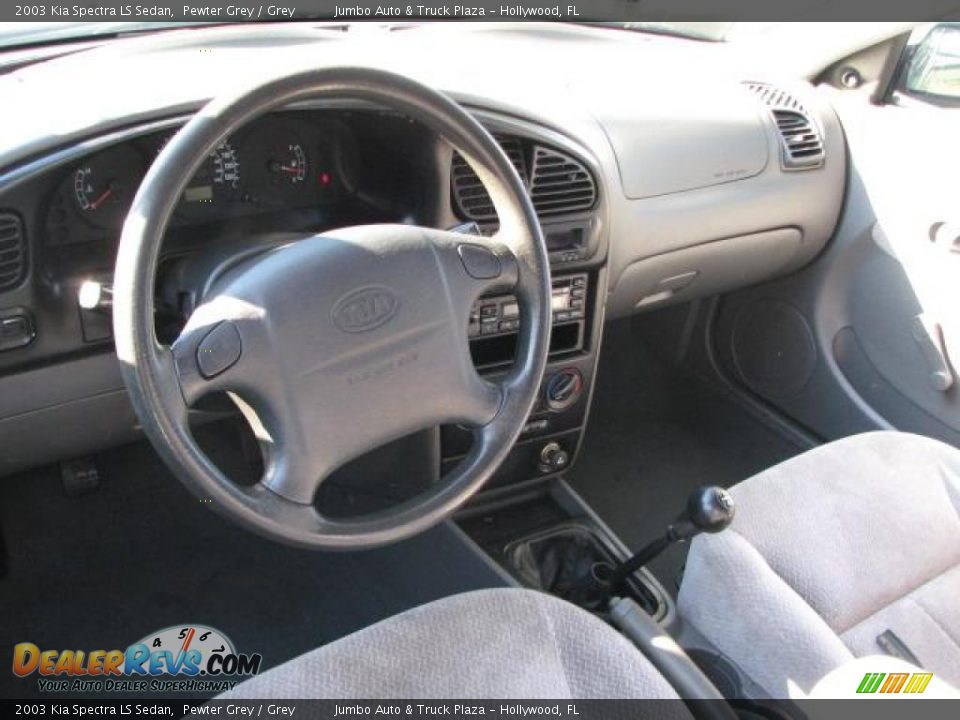 2003 Kia Spectra LS Sedan Pewter Grey / Grey Photo #16