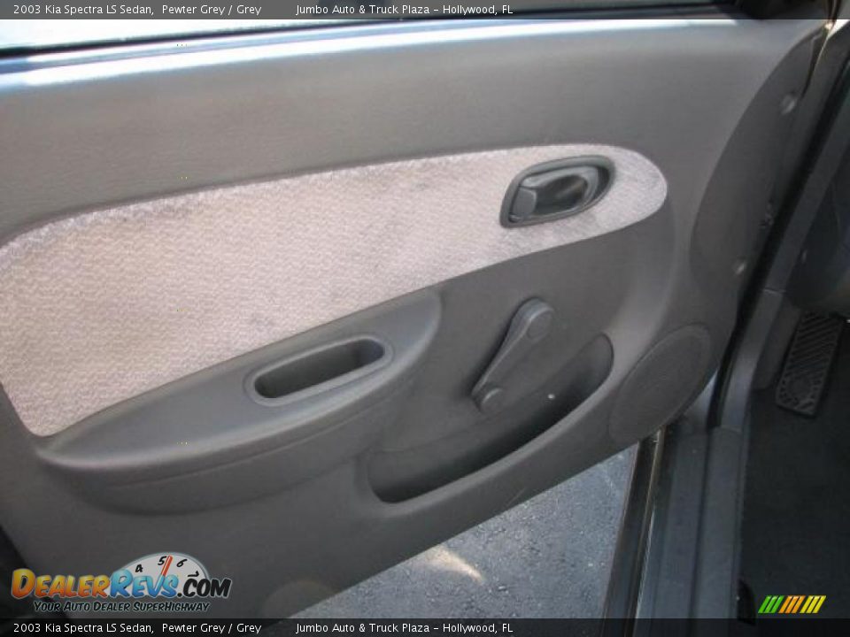 2003 Kia Spectra LS Sedan Pewter Grey / Grey Photo #18