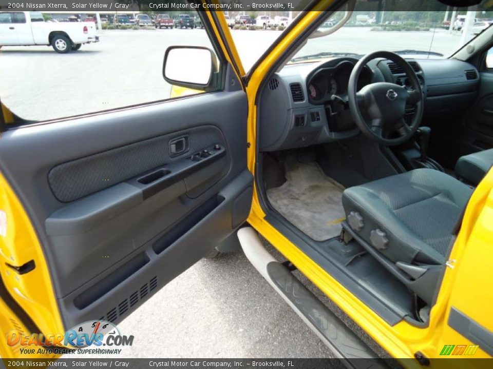 2004 Nissan Xterra Solar Yellow / Gray Photo #4