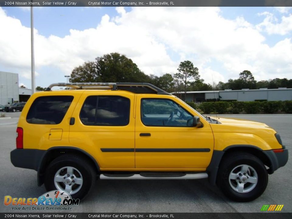 2004 Nissan Xterra Solar Yellow / Gray Photo #13