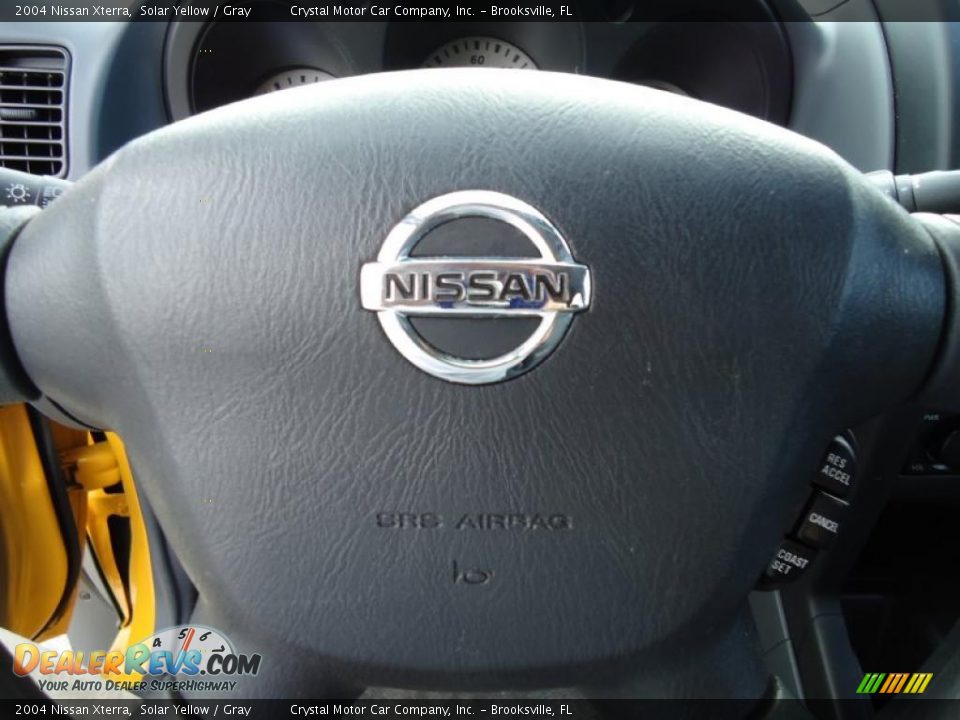 2004 Nissan Xterra Solar Yellow / Gray Photo #33