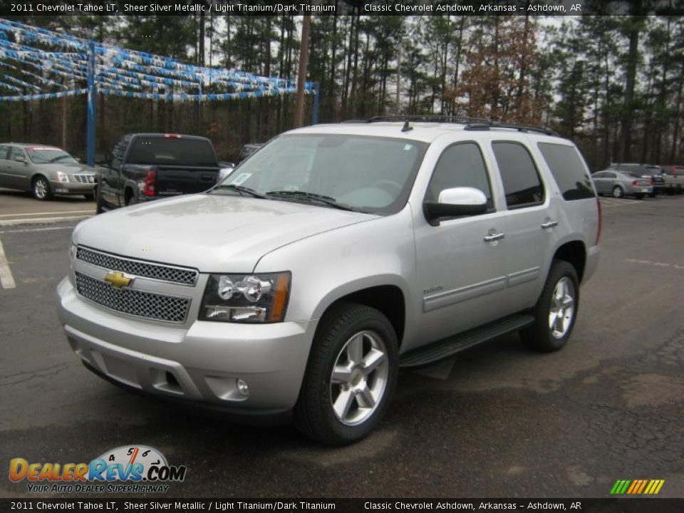 Front 3/4 View of 2011 Chevrolet Tahoe LT Photo #1