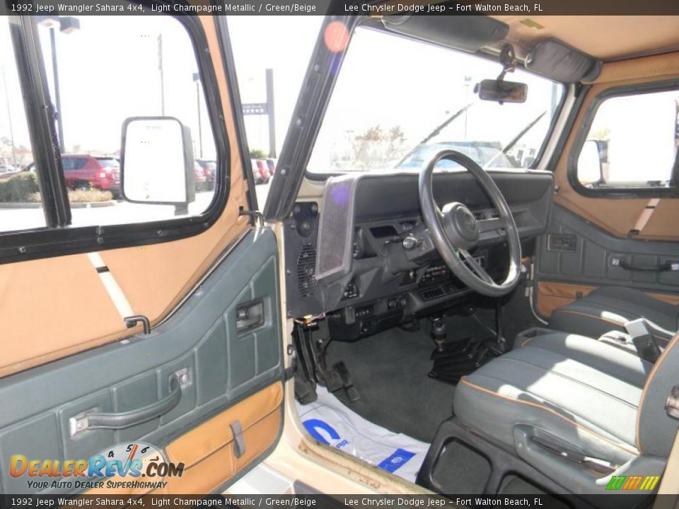 Green/Beige Interior - 1992 Jeep Wrangler Sahara 4x4 Photo #11