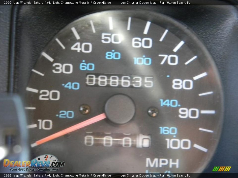 1992 Jeep Wrangler Sahara 4x4 Light Champagne Metallic / Green/Beige Photo #23