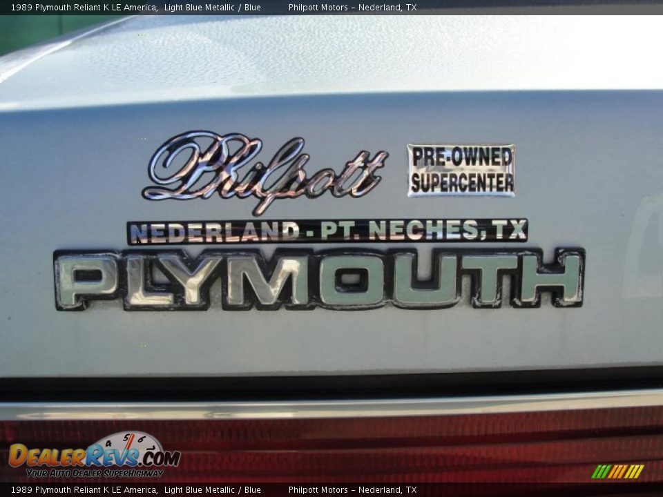 1989 Plymouth Reliant K LE America Light Blue Metallic / Blue Photo #18