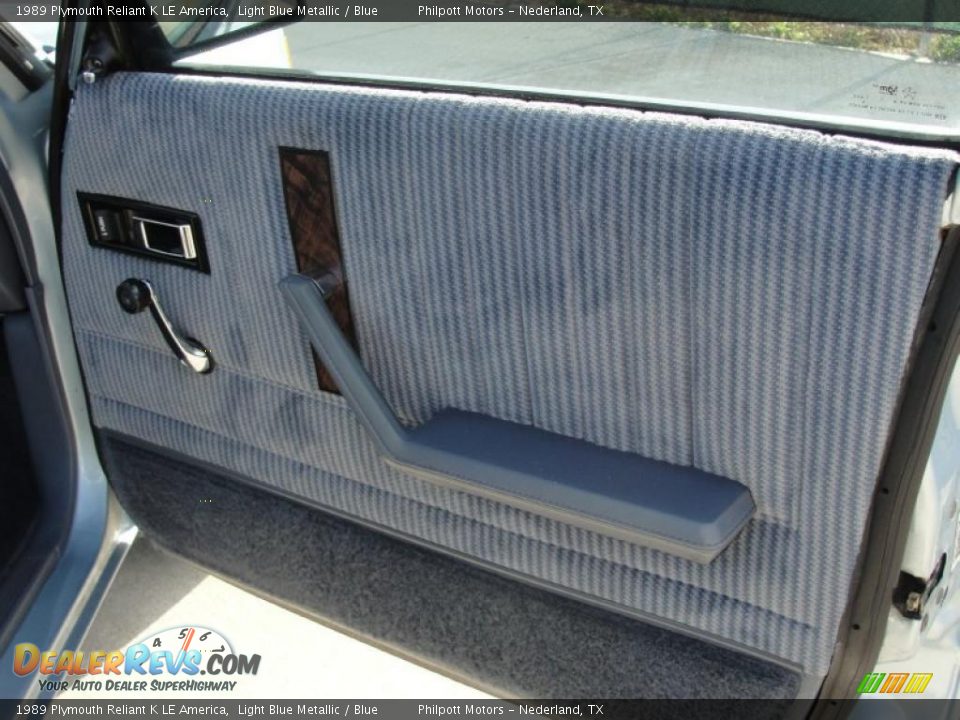 Door Panel of 1989 Plymouth Reliant K LE America Photo #20