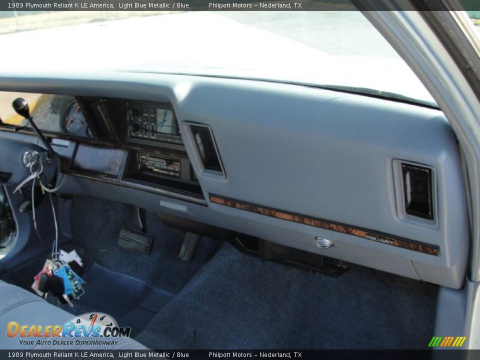 Dashboard of 1989 Plymouth Reliant K LE America Photo #21