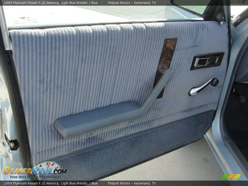 Door Panel of 1989 Plymouth Reliant K LE America Photo #27