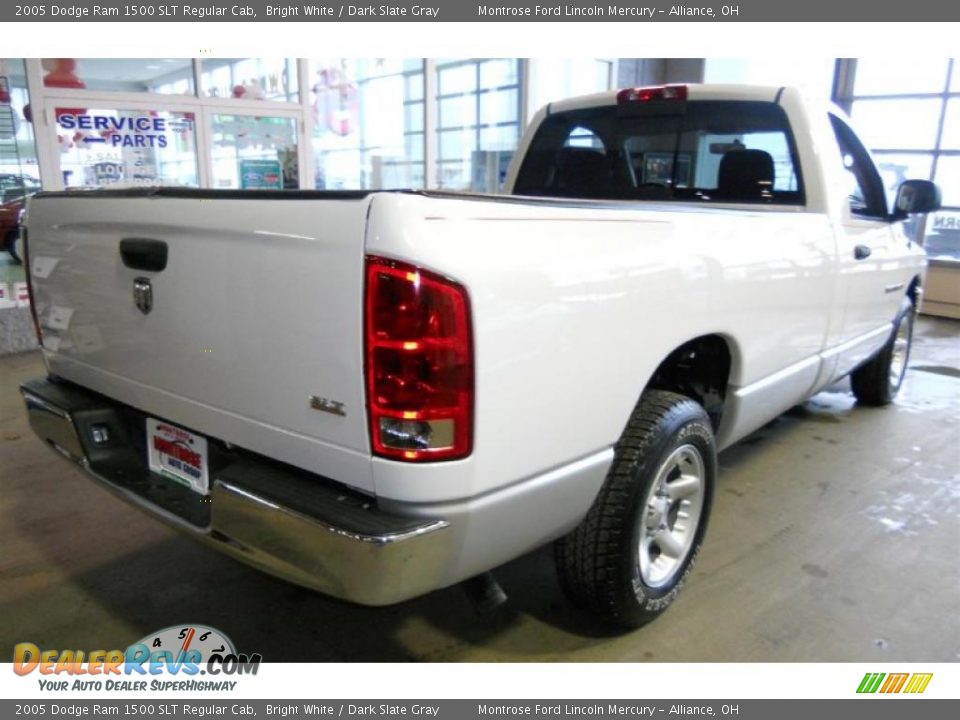 2005 Dodge Ram 1500 SLT Regular Cab Bright White / Dark Slate Gray Photo #3