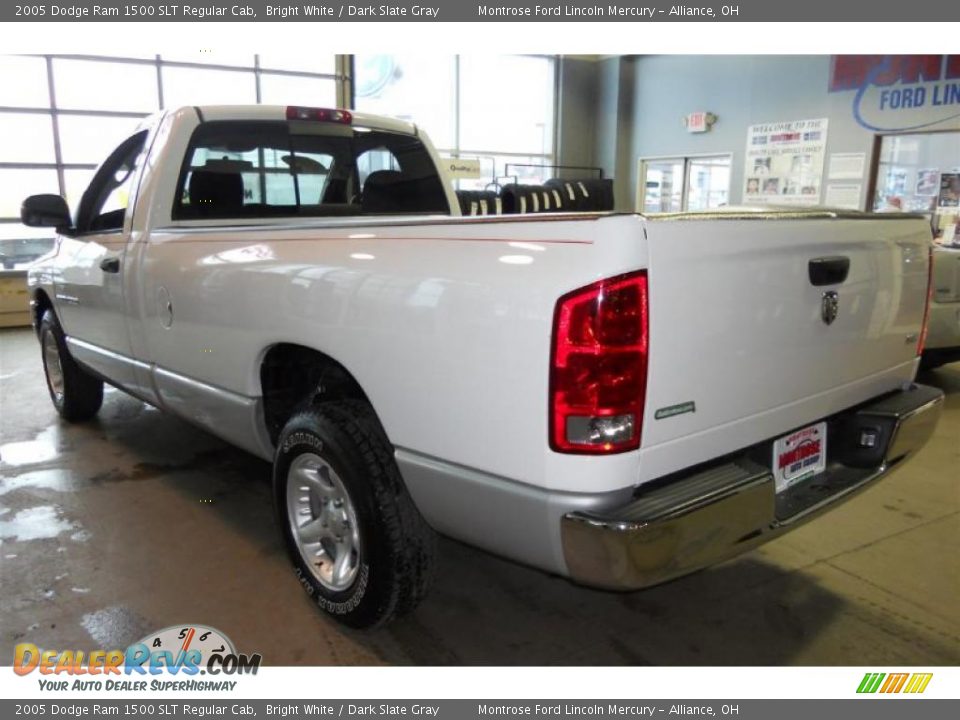 2005 Dodge Ram 1500 SLT Regular Cab Bright White / Dark Slate Gray Photo #4