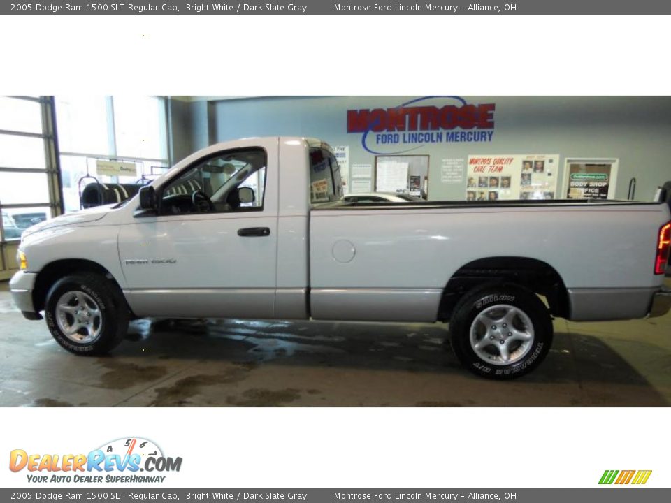 2005 Dodge Ram 1500 SLT Regular Cab Bright White / Dark Slate Gray Photo #6