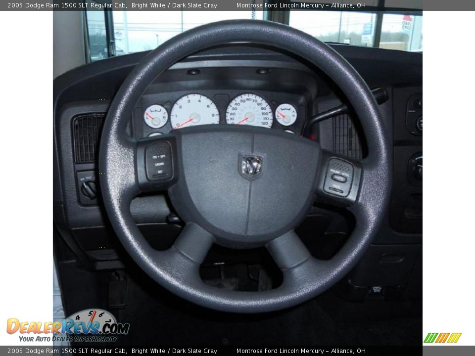 2005 Dodge Ram 1500 SLT Regular Cab Bright White / Dark Slate Gray Photo #9