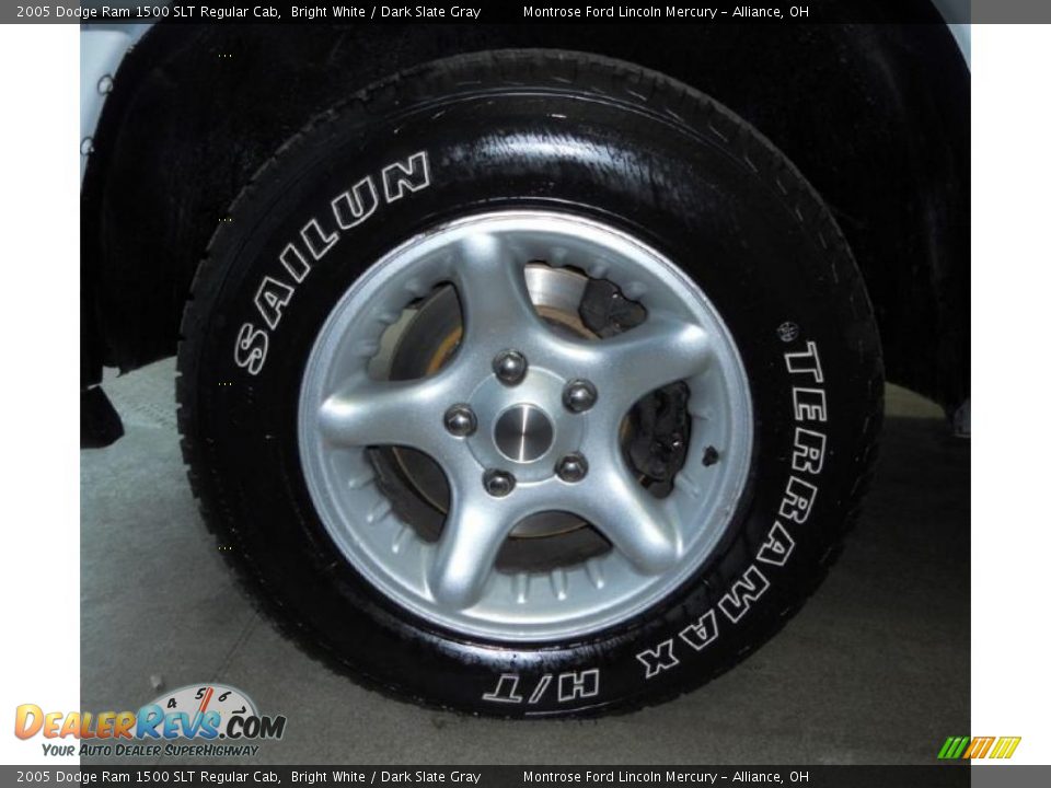 2005 Dodge Ram 1500 SLT Regular Cab Bright White / Dark Slate Gray Photo #24