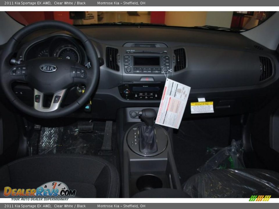 2011 Kia Sportage EX AWD Clear White / Black Photo #11
