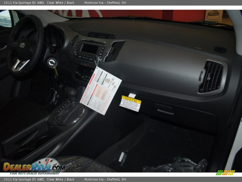 2011 Kia Sportage EX AWD Clear White / Black Photo #13