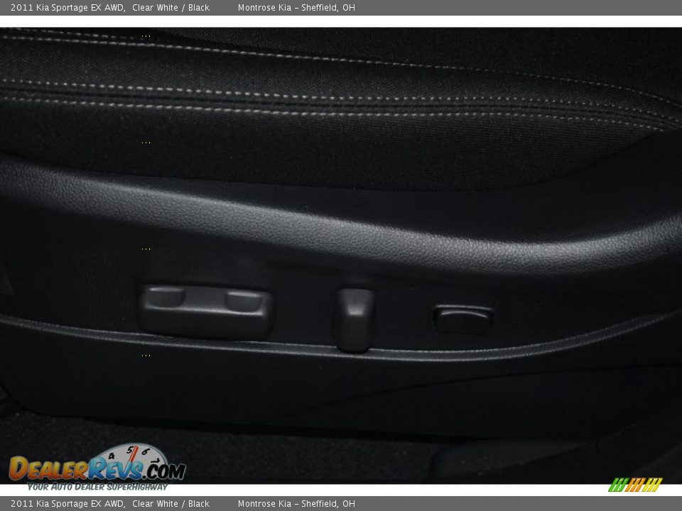 2011 Kia Sportage EX AWD Clear White / Black Photo #15