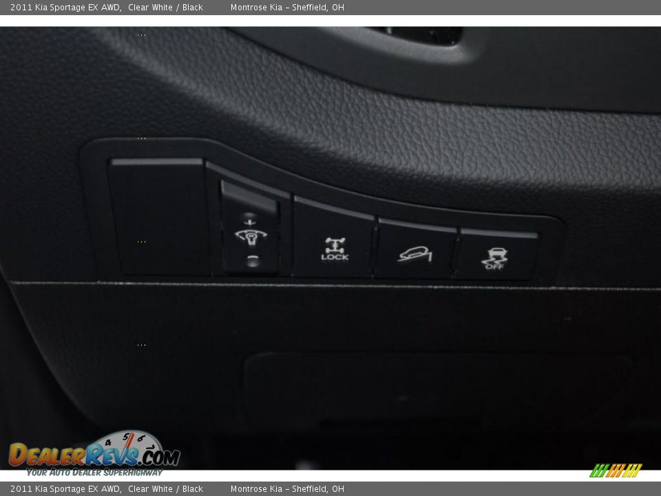 2011 Kia Sportage EX AWD Clear White / Black Photo #22