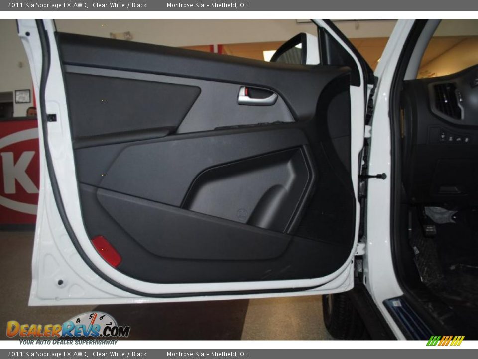 2011 Kia Sportage EX AWD Clear White / Black Photo #29