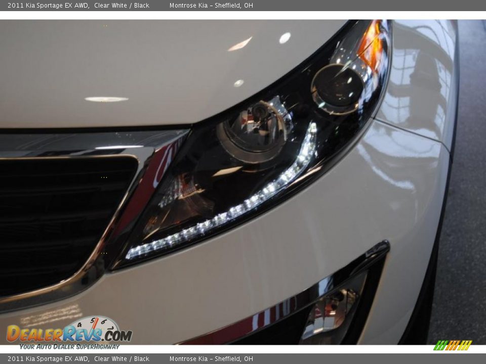 2011 Kia Sportage EX AWD Clear White / Black Photo #30