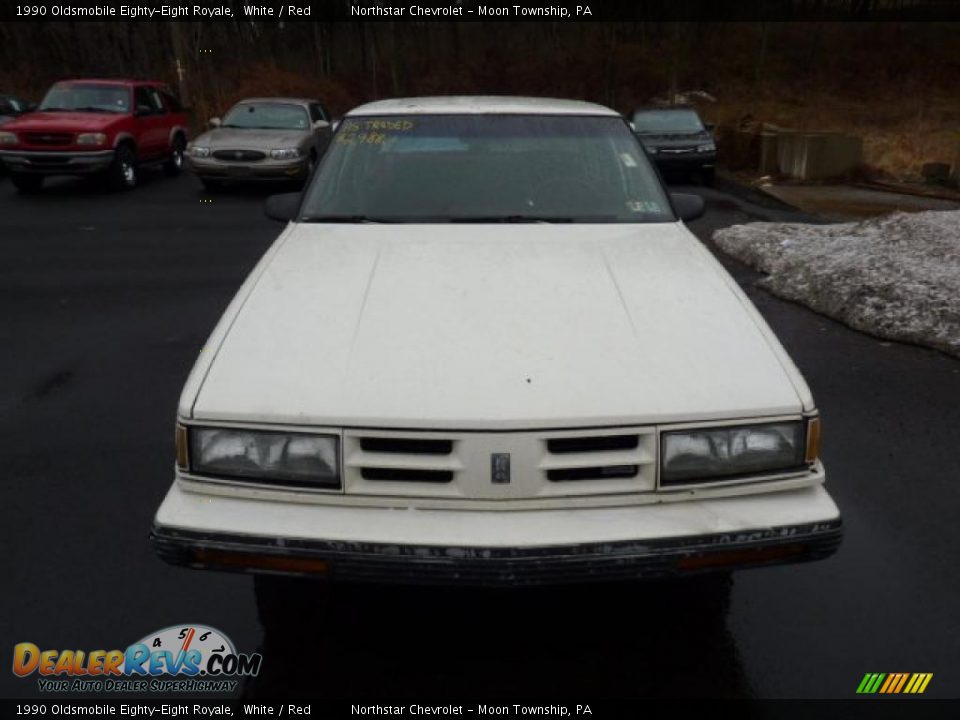 1990 Oldsmobile Eighty-Eight Royale White / Red Photo #2