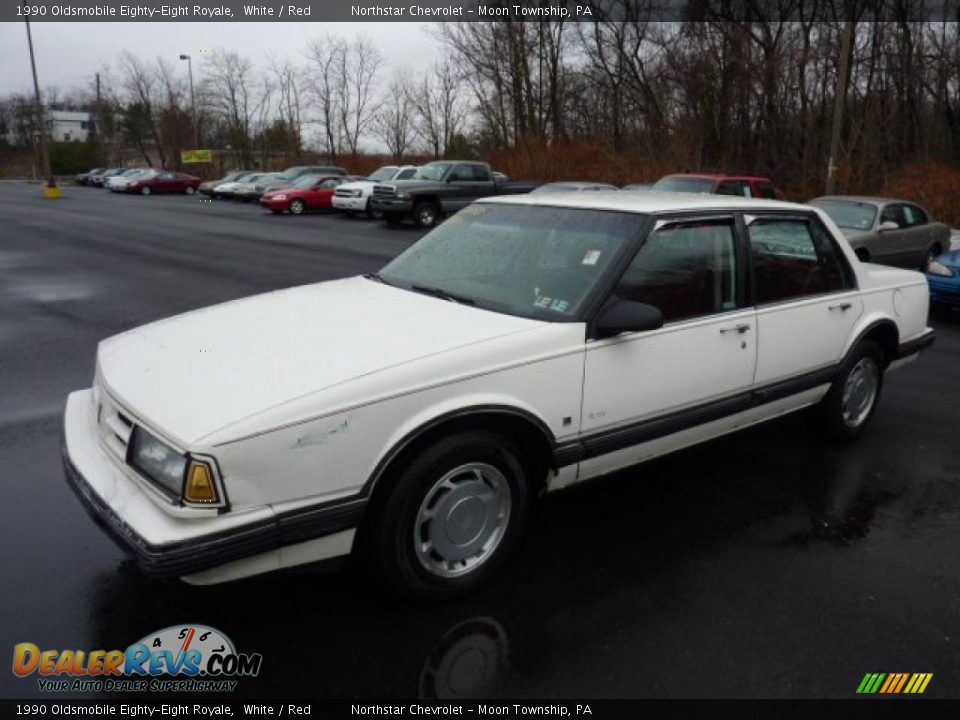 1990 Oldsmobile Eighty-Eight Royale White / Red Photo #3