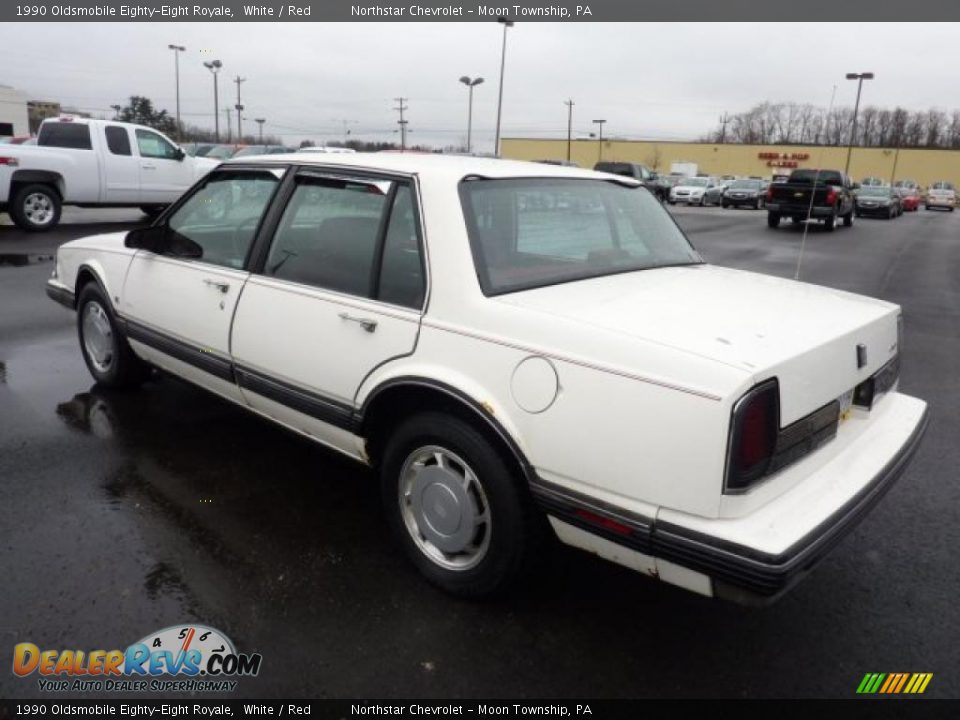 1990 Oldsmobile Eighty-Eight Royale White / Red Photo #4