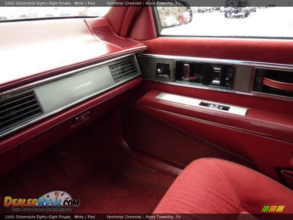 Red Interior - 1990 Oldsmobile Eighty-Eight Royale Photo #12