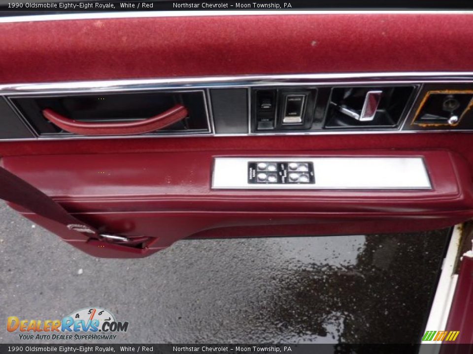 Door Panel of 1990 Oldsmobile Eighty-Eight Royale Photo #13