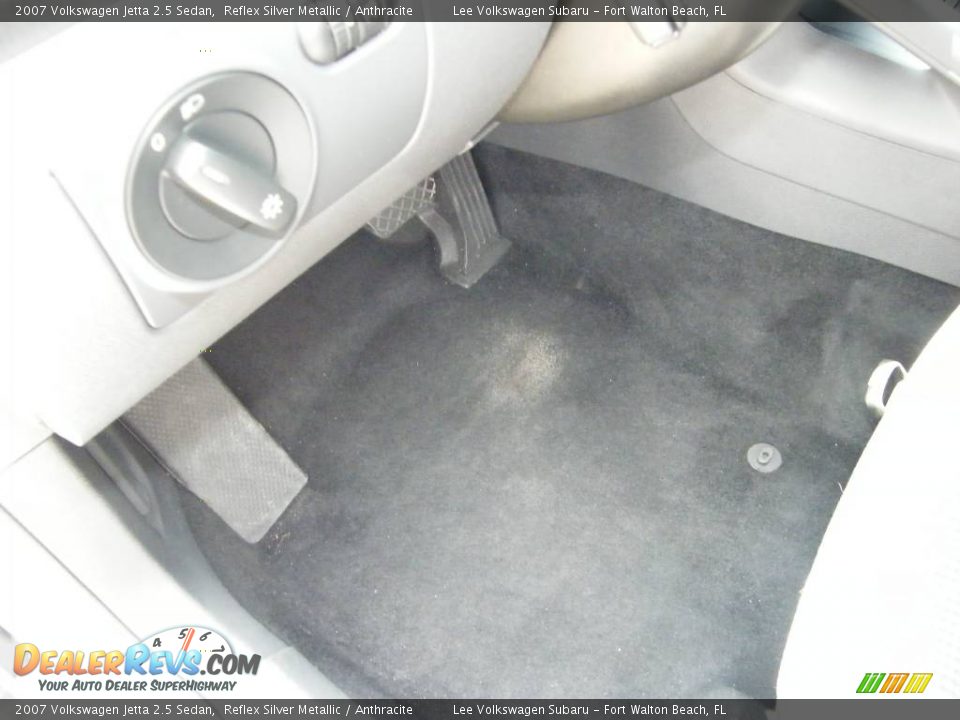 2007 Volkswagen Jetta 2.5 Sedan Reflex Silver Metallic / Anthracite Photo #20