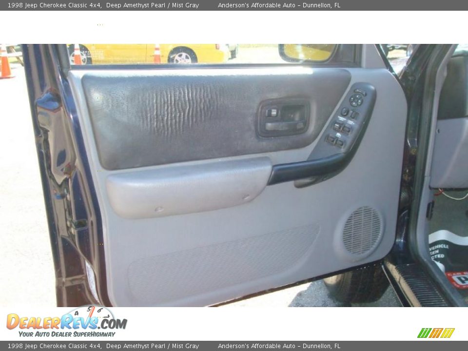 1998 Jeep Cherokee Classic 4x4 Deep Amethyst Pearl / Mist Gray Photo #9