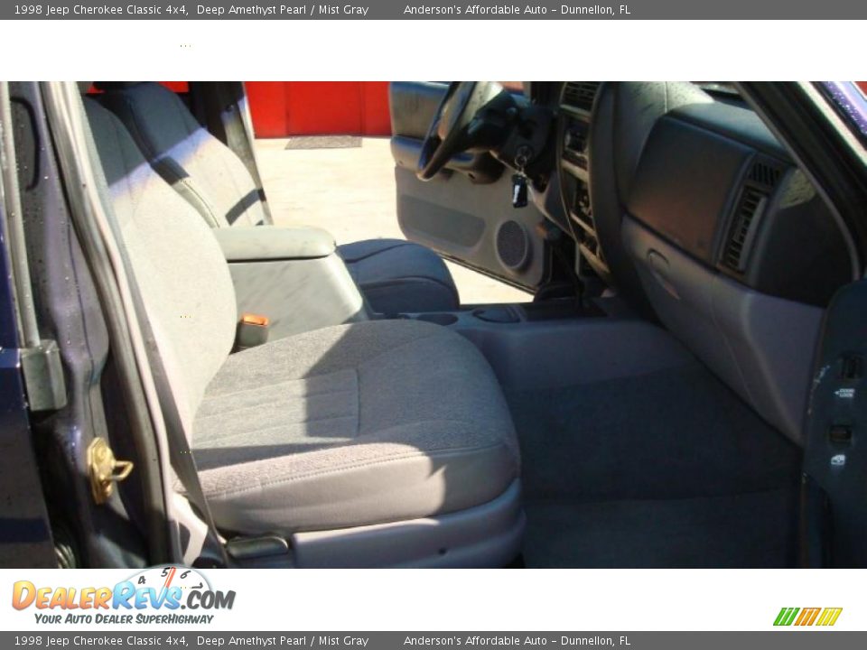 1998 Jeep Cherokee Classic 4x4 Deep Amethyst Pearl / Mist Gray Photo #16