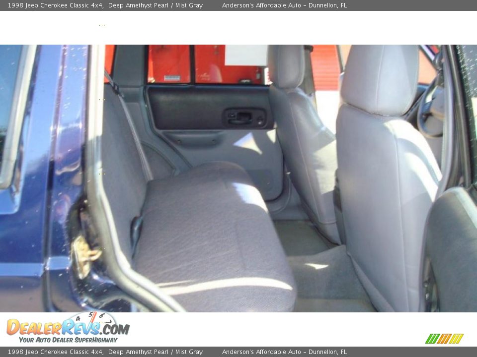 1998 Jeep Cherokee Classic 4x4 Deep Amethyst Pearl / Mist Gray Photo #17