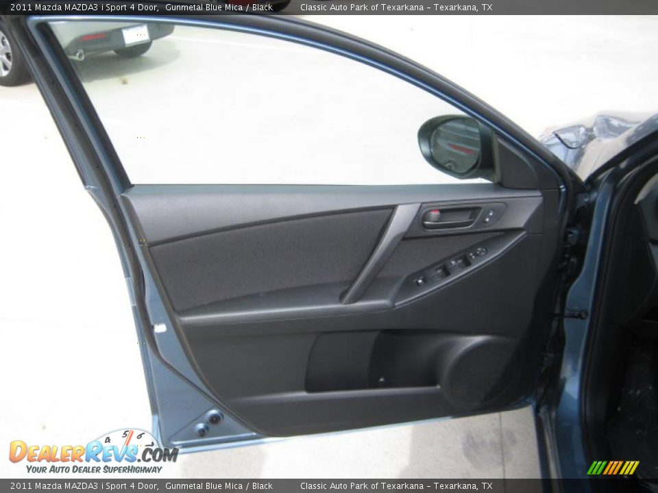 Door Panel of 2011 Mazda MAZDA3 i Sport 4 Door Photo #15