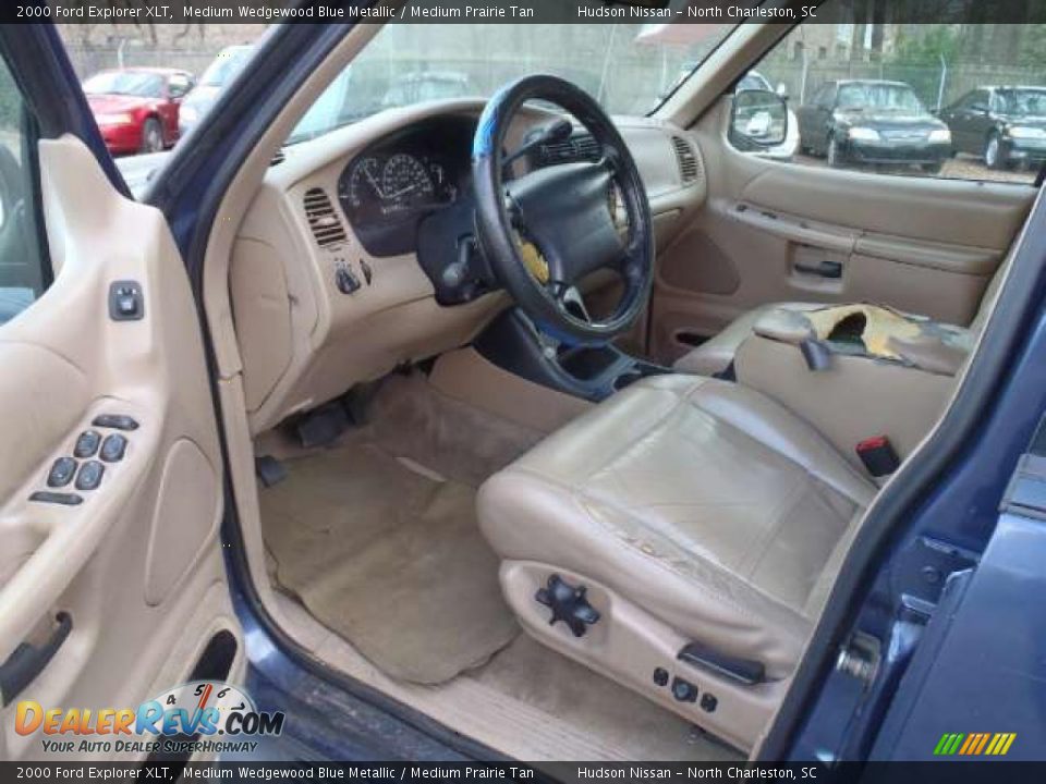 Medium Prairie Tan Interior 2000 Ford Explorer Xlt Photo