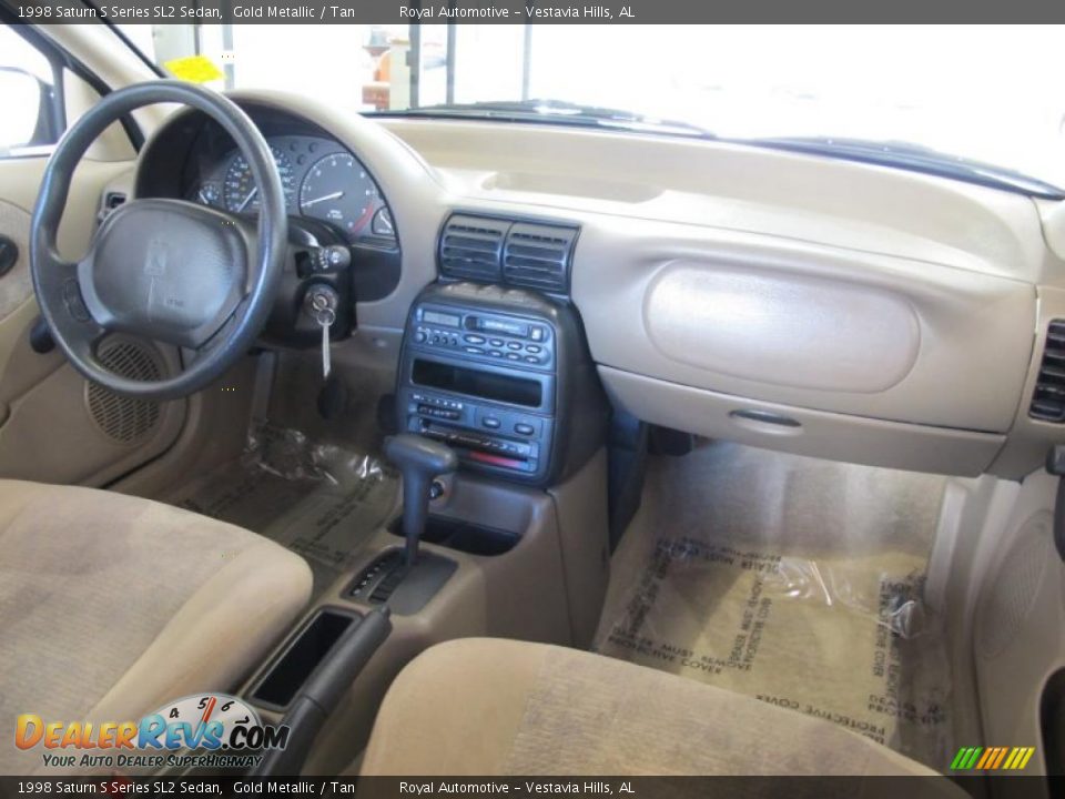 Dashboard of 1998 Saturn S Series SL2 Sedan Photo #9