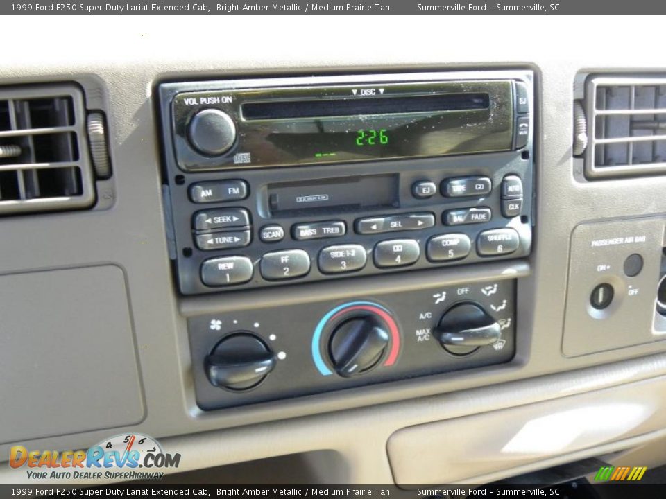 Controls of 1999 Ford F250 Super Duty Lariat Extended Cab Photo #20