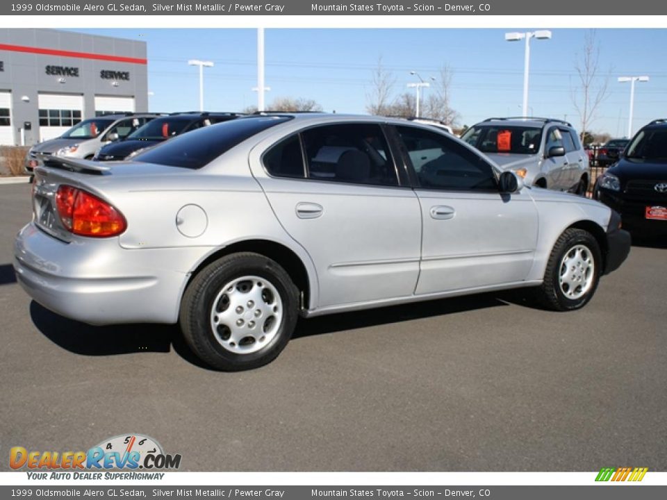 1999 Oldsmobile Alero GL Sedan Silver Mist Metallic / Pewter Gray Photo #2