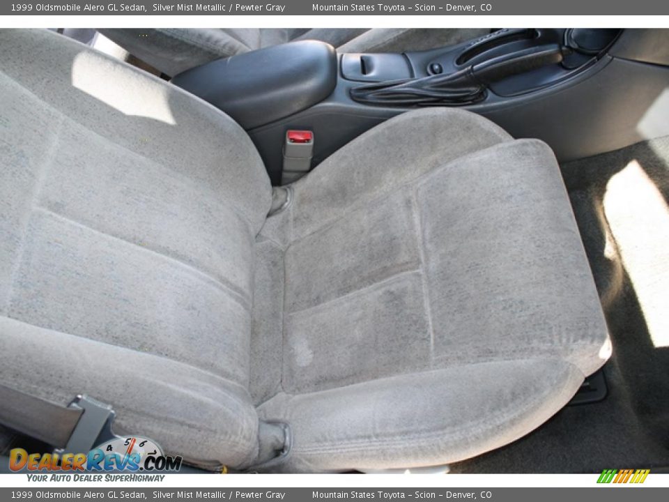 1999 Oldsmobile Alero GL Sedan Silver Mist Metallic / Pewter Gray Photo #11